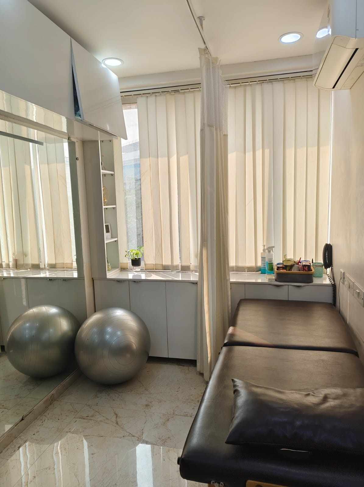 Advanced Hospital Room